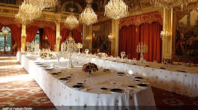 Francë/ Shiste enët e kuzhinës së Pallatit Élysée online, arrestohet punonjësi! Vlera deri në 40 mijë euro