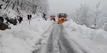 Nisin rreshjet e dëborës në Bogë-Theth, trashësia e tyre arrin deri në 40 cm