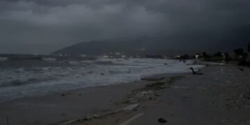 Situatë e pazakontë në Orikum, deti ngrihet mbi 1.5 metra