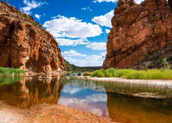 Even older than dinosaurs/ The mystery of the world’s oldest river that defied time and geology