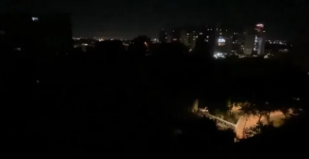Çfarë ndodhi?/ Ndërpritet energjia elektrike në Irak, SHBA thirrje shtetasve të saj të largohen nga vendi
