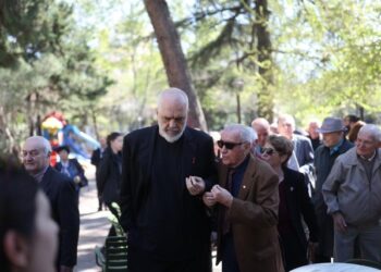 Rama takim me pensionistët: Çdo janar rritje të pensioneve!